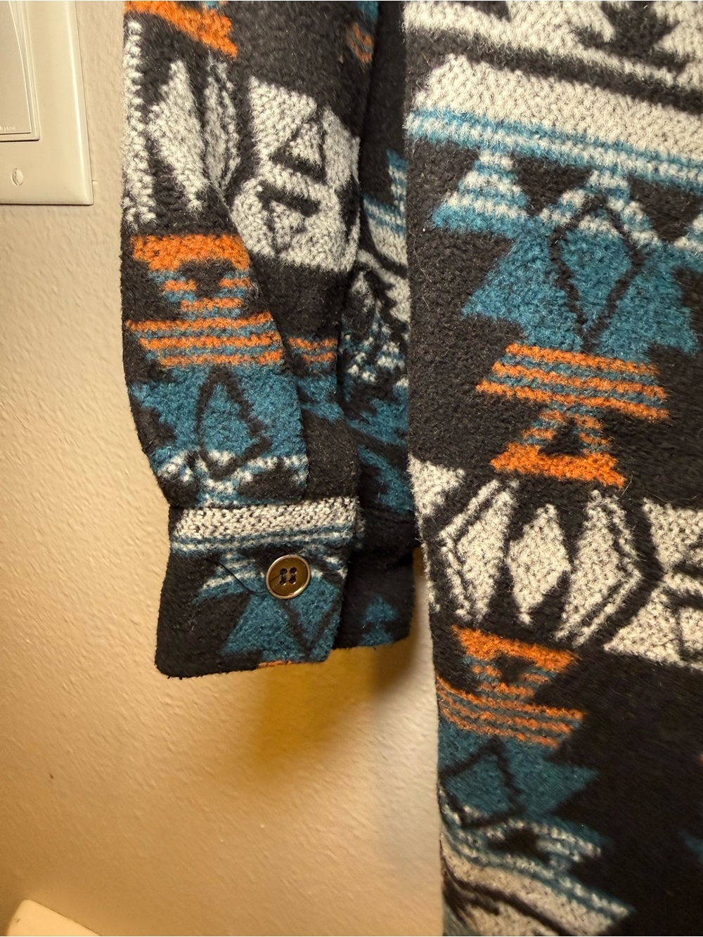 Blue B Collection Women’s Aztec Patterned Button-Down Shacket - Picture 5 of 9